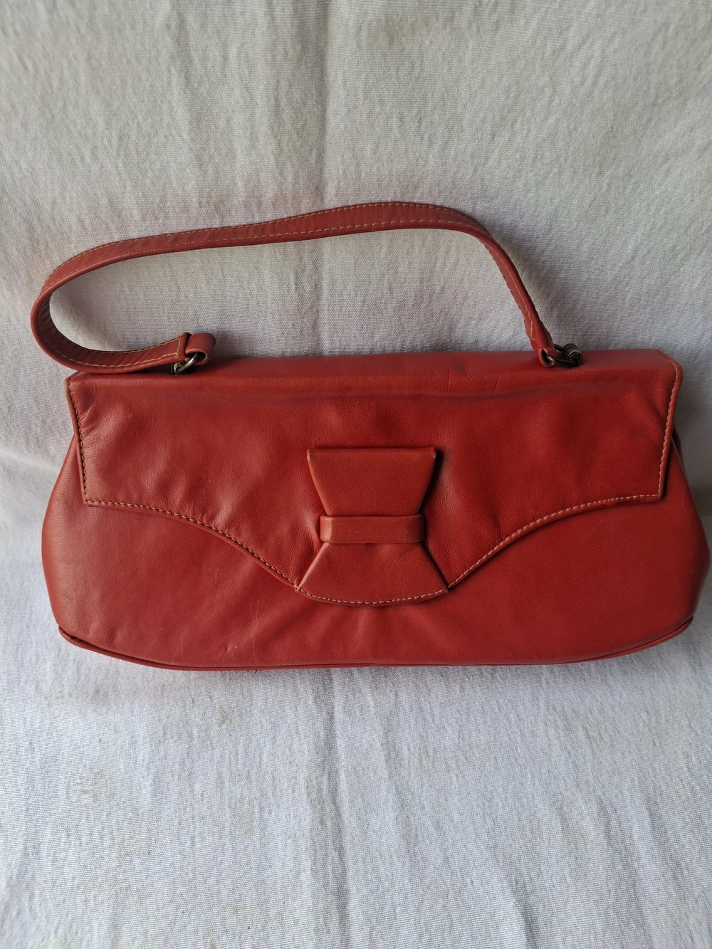 Vintage Red Leather Shoulder Bag - Classic Women's Handbag